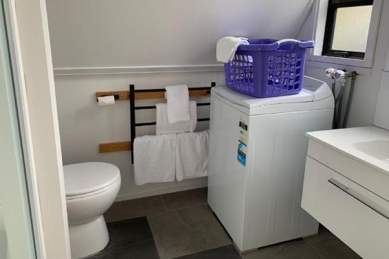 Studio with Mountain View - bathroom