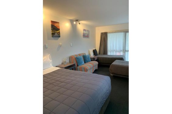 Family Studio - bed